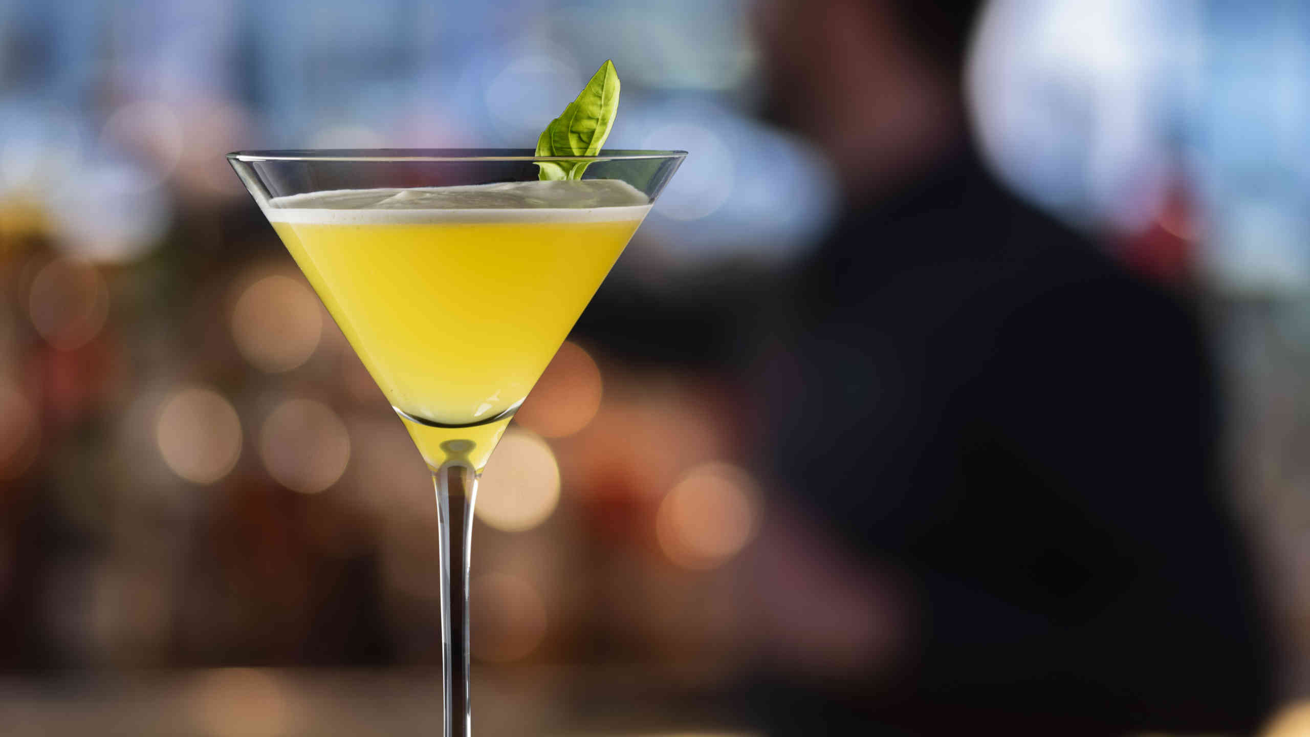 Lam-Peak-martini--2560x1440