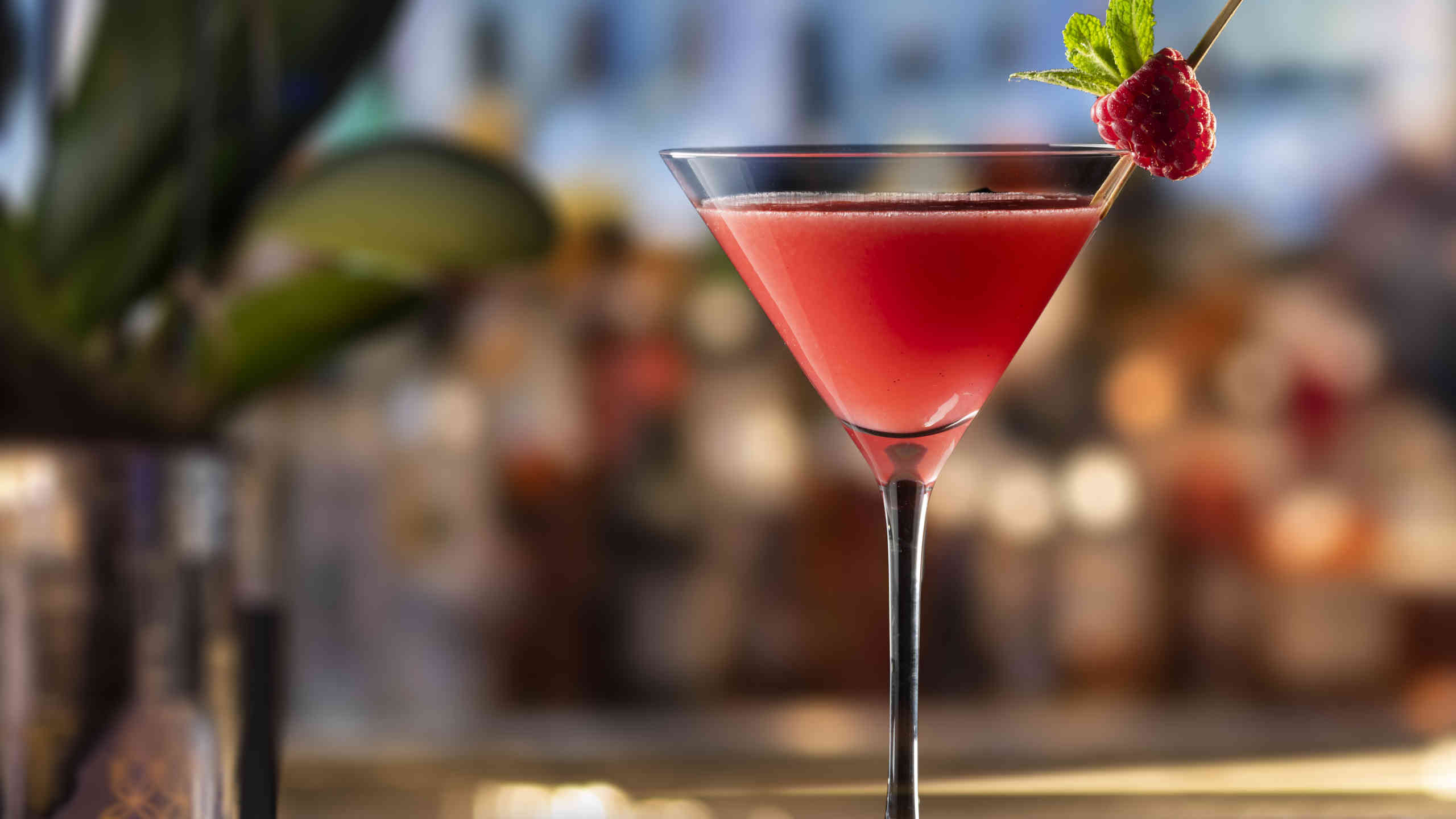 Lemon-berry-martini-1-1-2560x1440